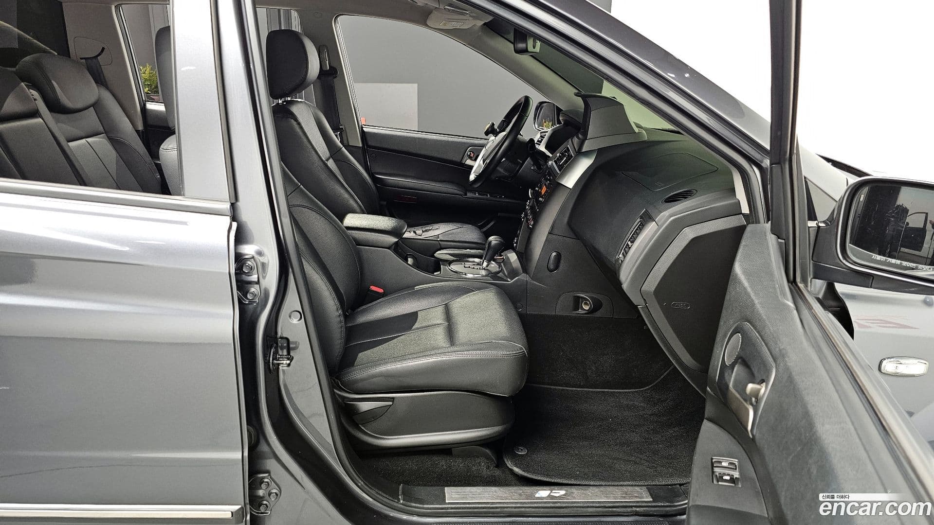 Main__Slider__Photo:KORANDO KG_Mobility_Ssangyong 2016.9-10