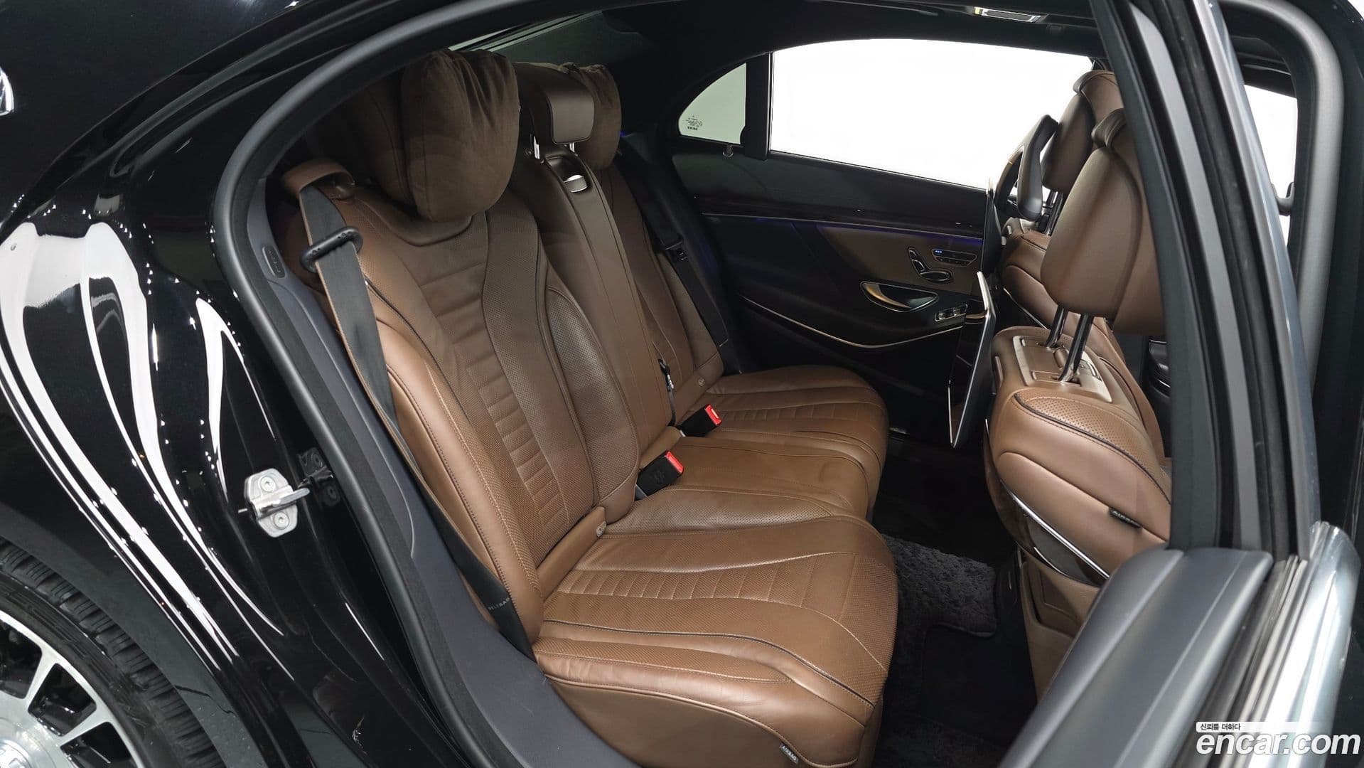 Main__Slider__Photo:S-Class Mercedes-Benz 2019.7-11