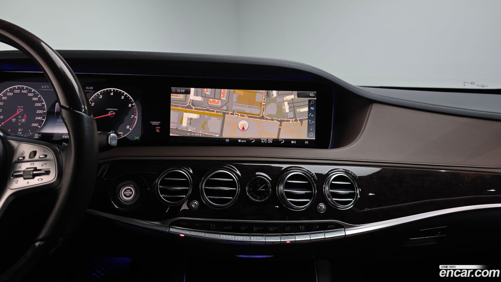 Main__Slider__Photo:S-Class Mercedes-Benz 2019.7-13