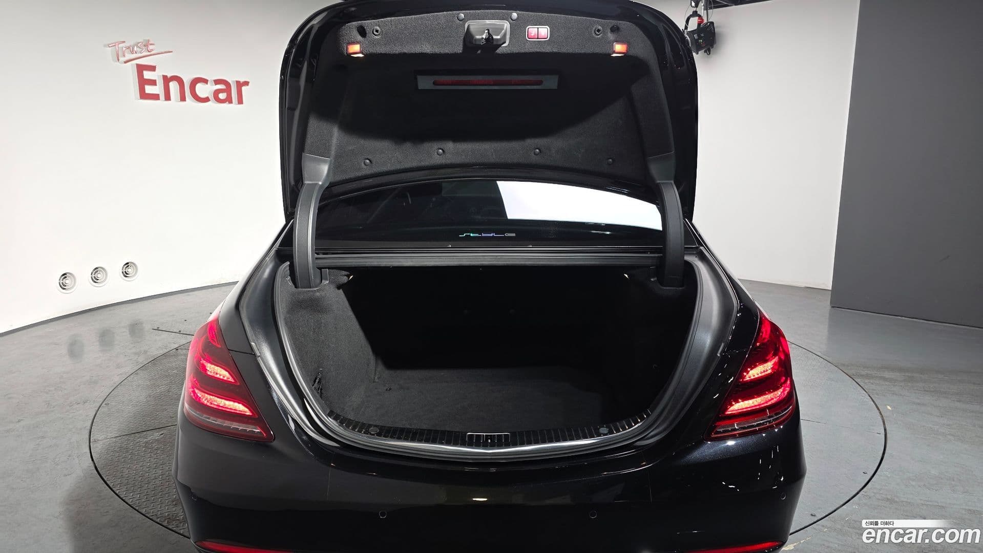 Main__Slider__Photo:S-Class Mercedes-Benz 2019.7-19