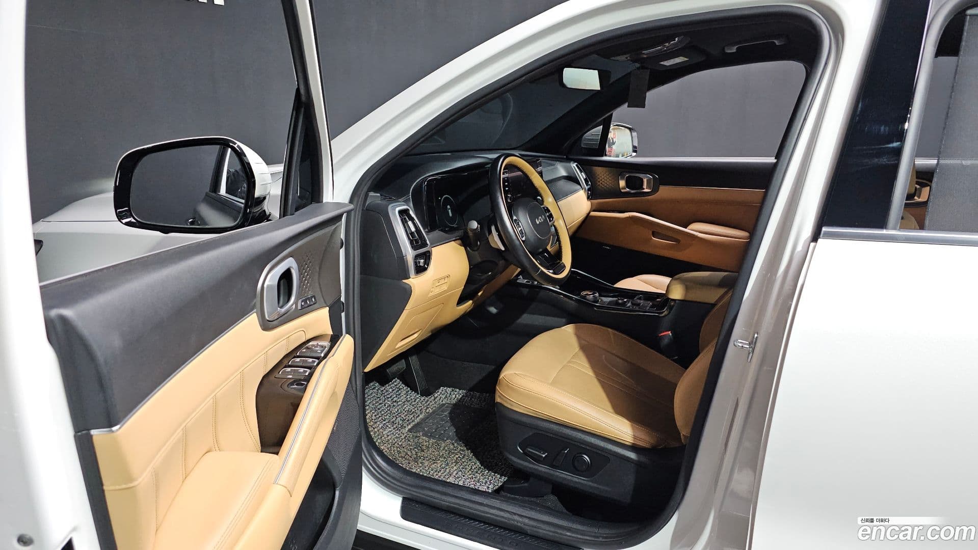 Main__Slider__Photo:Sorento Kia 2021.7-9