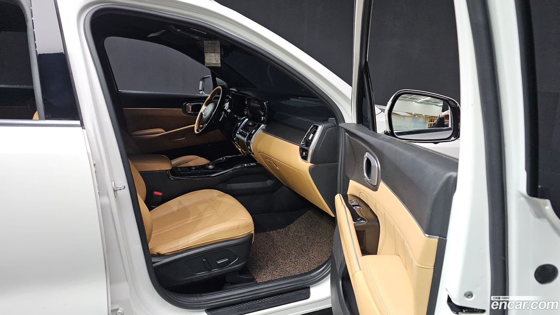 Main__Slider__Photo:Sorento Kia 2021.7-17