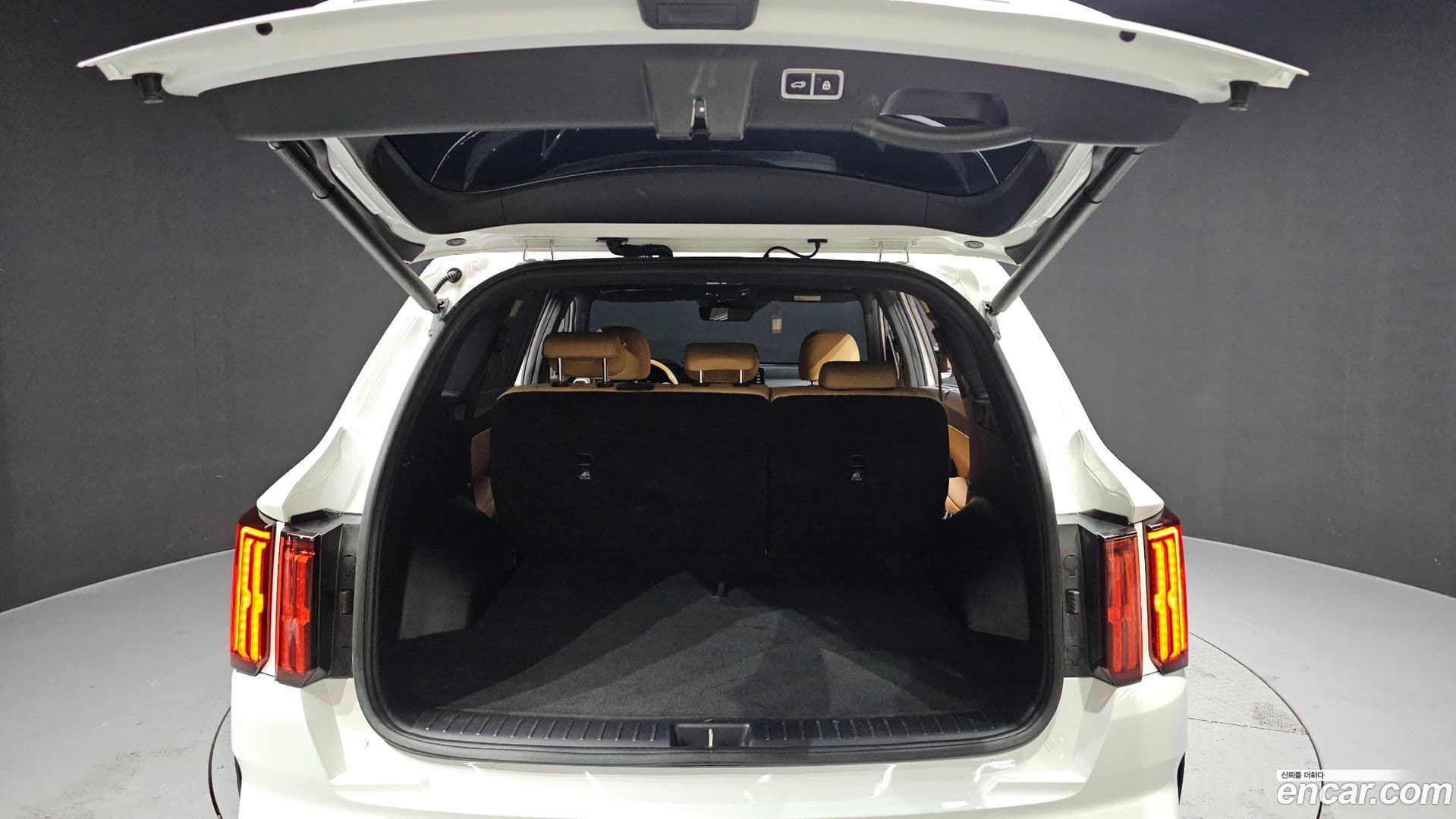 Main__Slider__Photo:Sorento Kia 2021.7-19