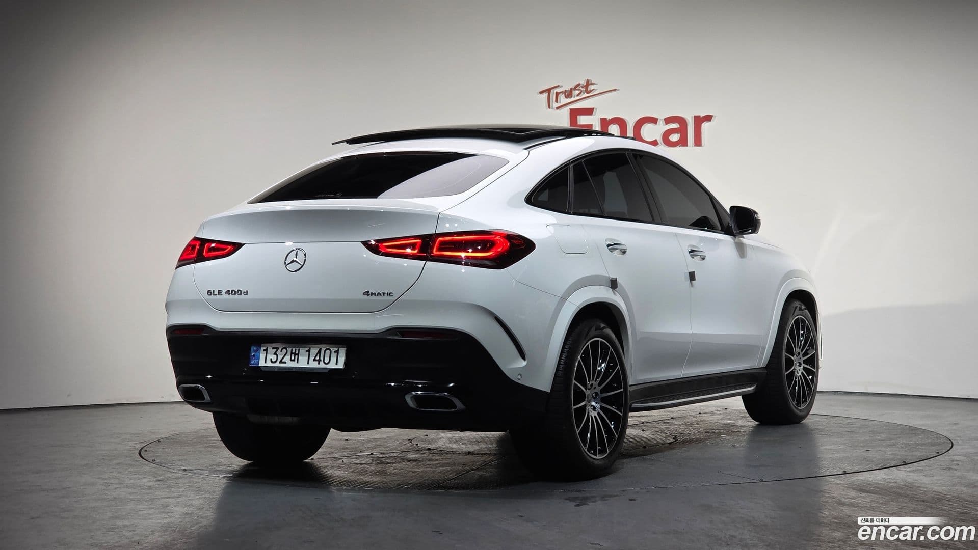 Main__Slider__Photo:GLE-Class Mercedes-Benz 2022.2-1