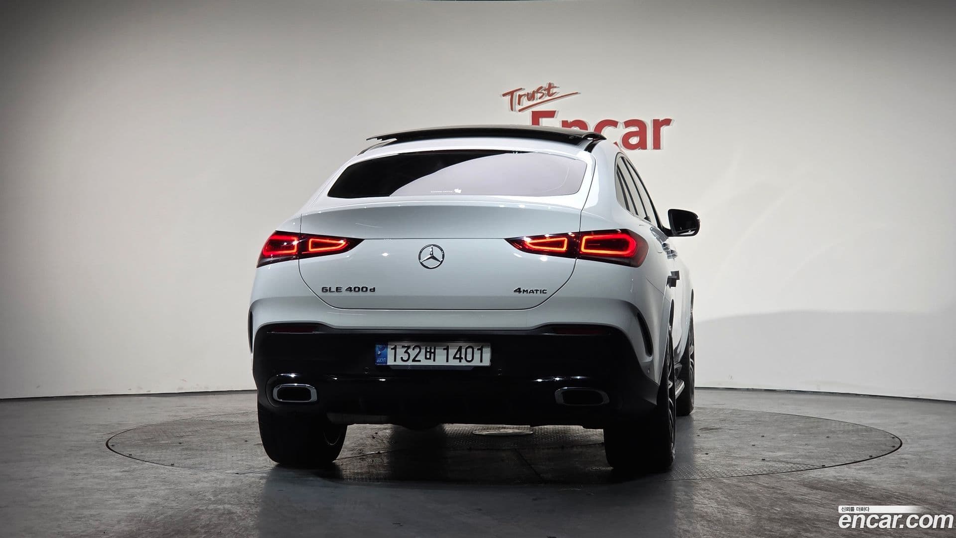 Main__Slider__Photo:GLE-Class Mercedes-Benz 2022.2-3