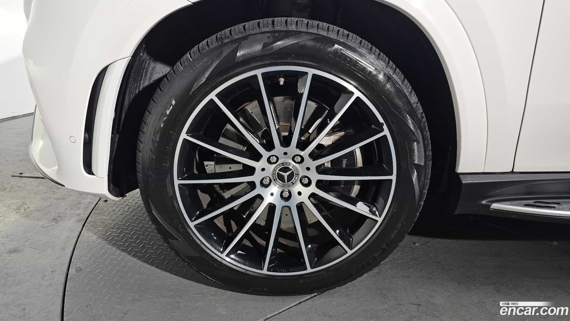 GLE-Class Mercedes-Benz 2022.2-OUTER-005