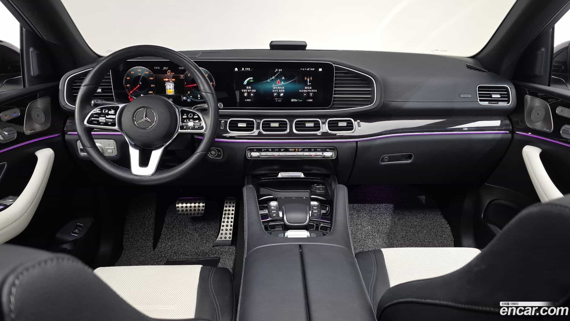 GLE-Class Mercedes-Benz 2022.2-INNER-007