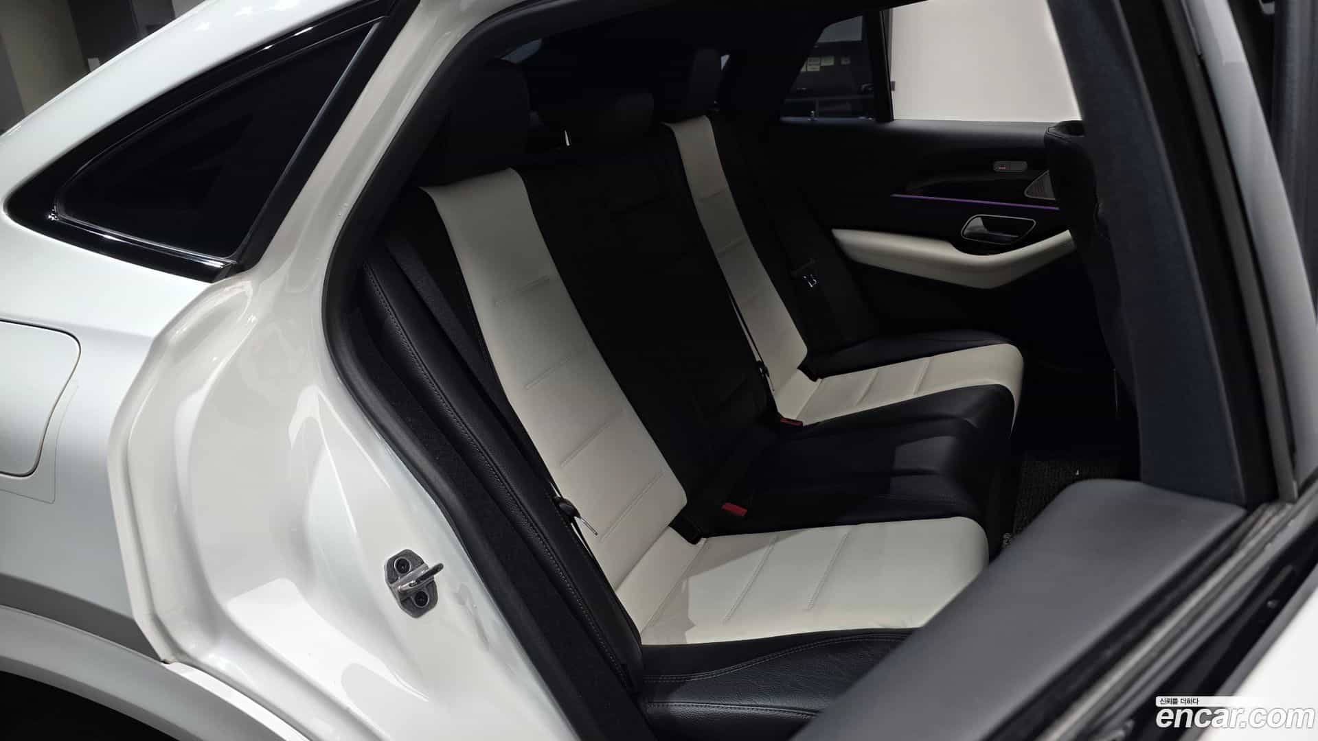 GLE-Class Mercedes-Benz 2022.2-OPTION-015