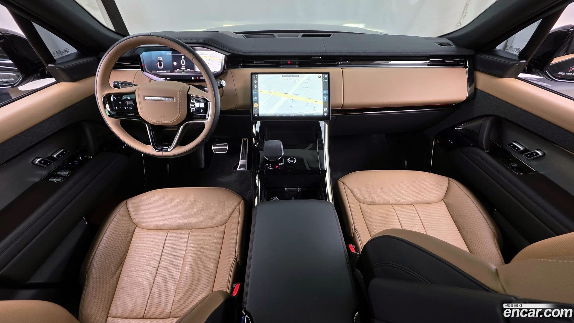 Main__Slider__Photo:Range Rover Sport Land Rover 2025.2-6