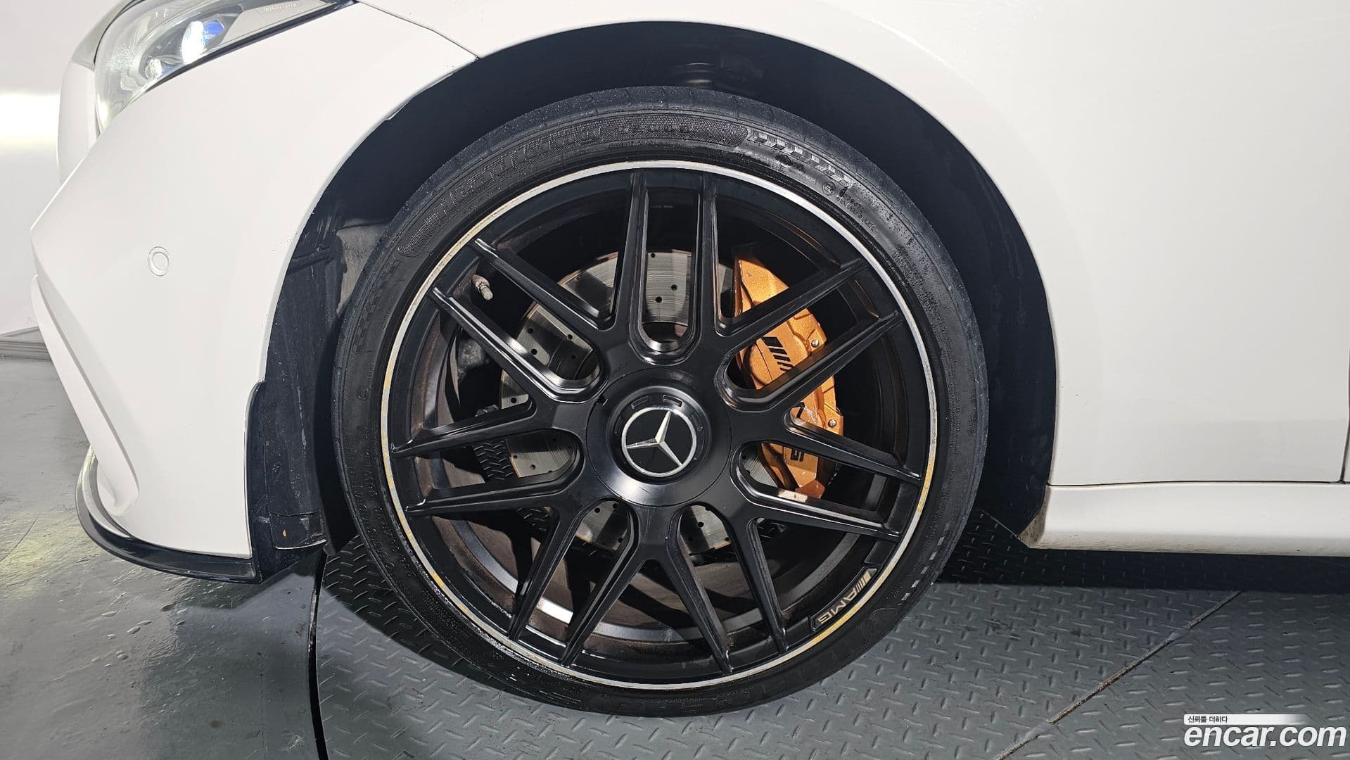 Main__Slider__Photo:CLS-Class Mercedes-Benz 2019.6-4