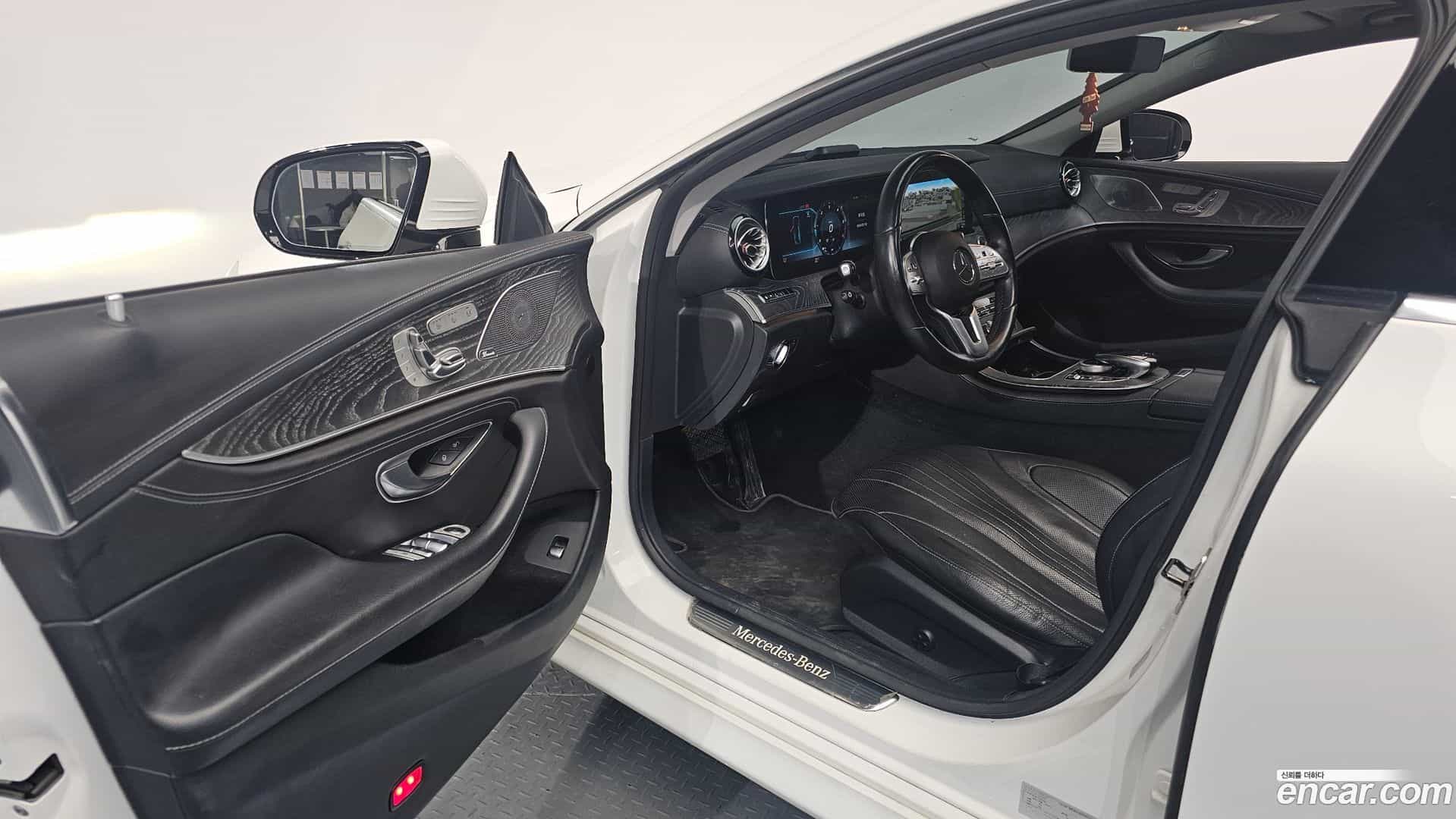 CLS-Class Mercedes-Benz 2019.6-INNER-010