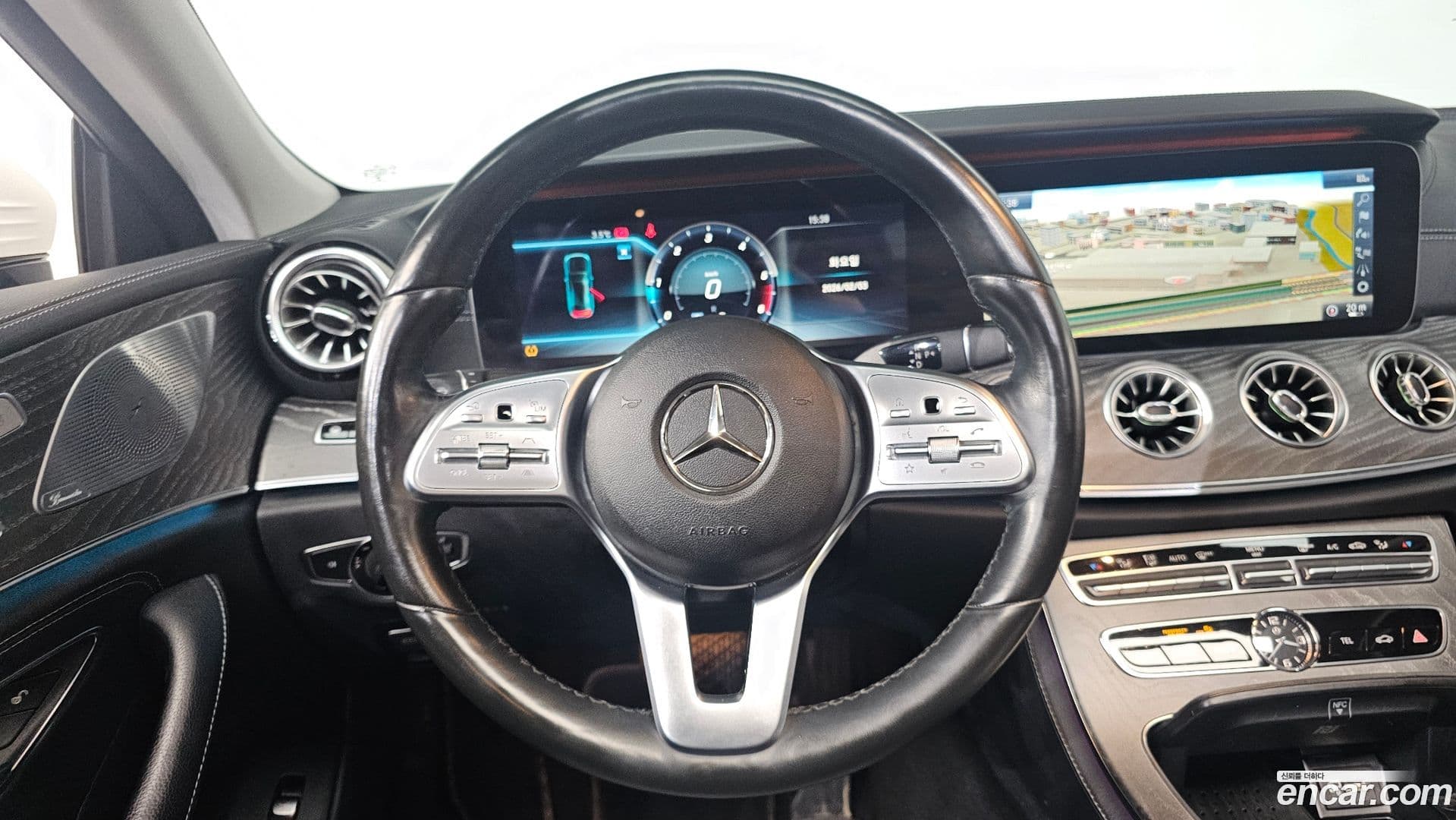 Main__Slider__Photo:CLS-Class Mercedes-Benz 2019.6-12