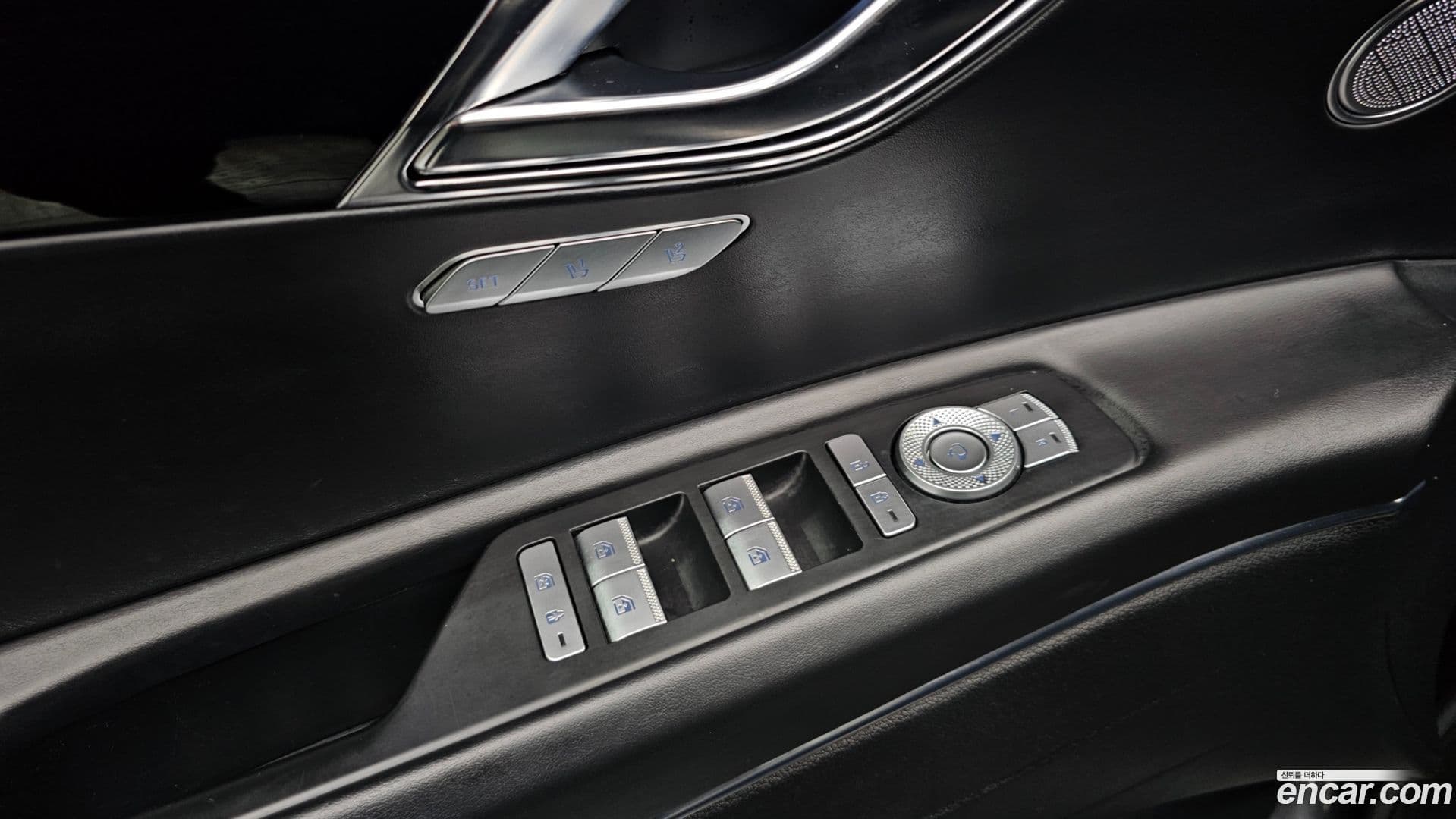 Main__Slider__Photo:GV80 Genesis 2022.0-18