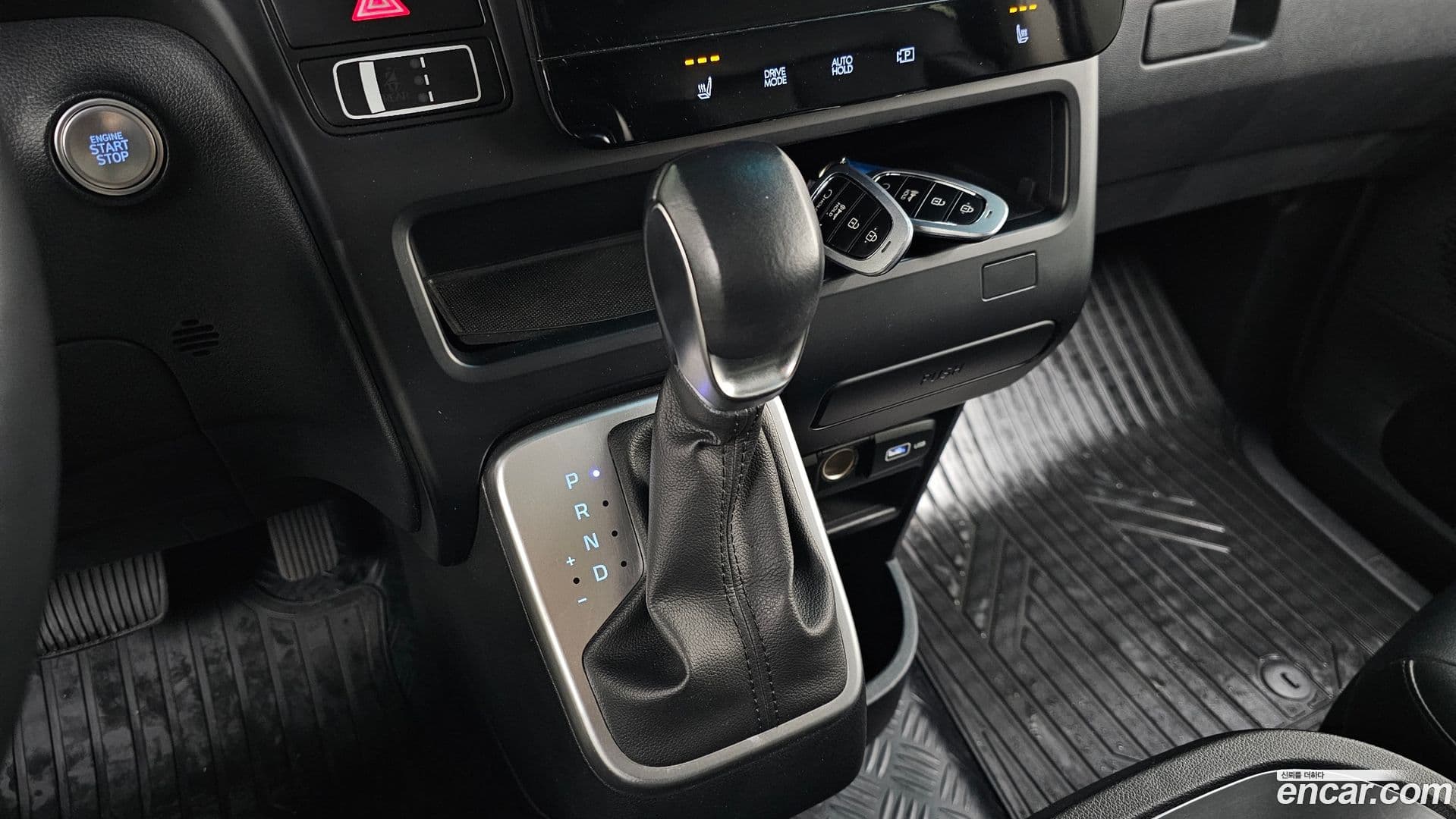 Main__Slider__Photo:Staria Hyundai 2022.0-8