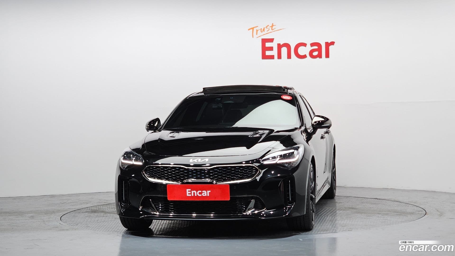 Main__Slider__Photo:Stinger Kia 2022.1-2