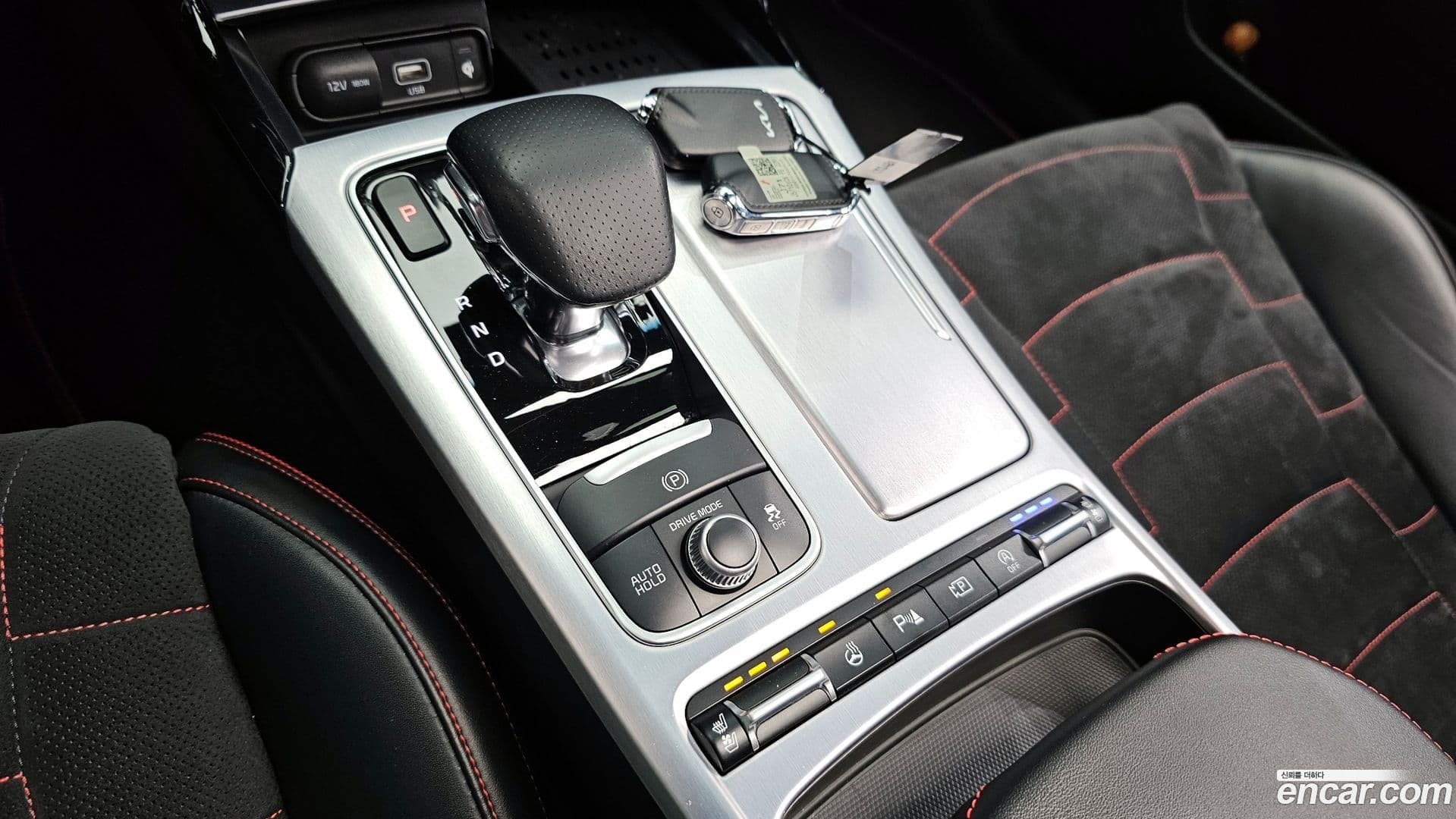 Main__Slider__Photo:Stinger Kia 2022.1-8