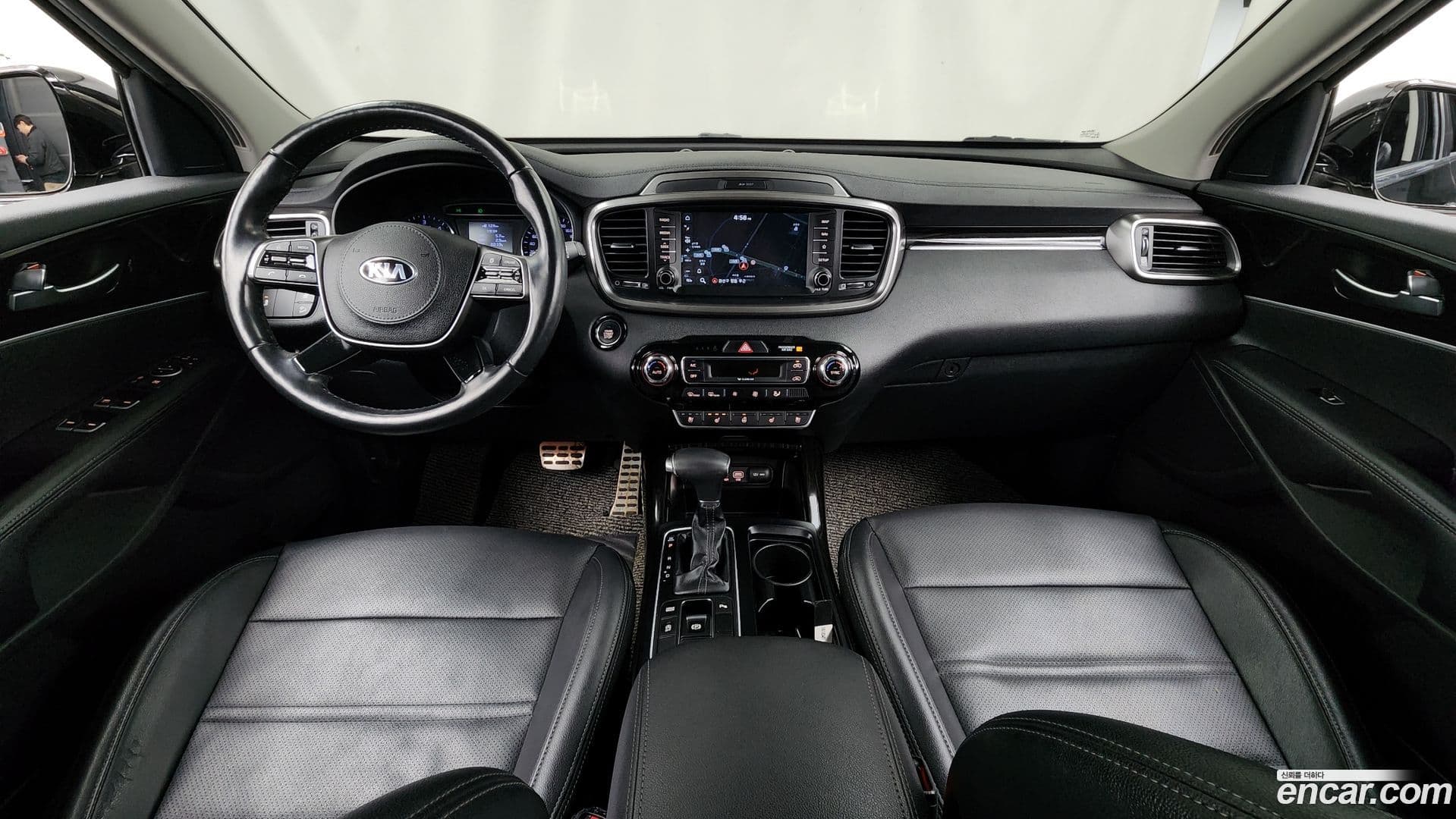 Main__Slider__Photo:Sorento Kia 2018.6-6