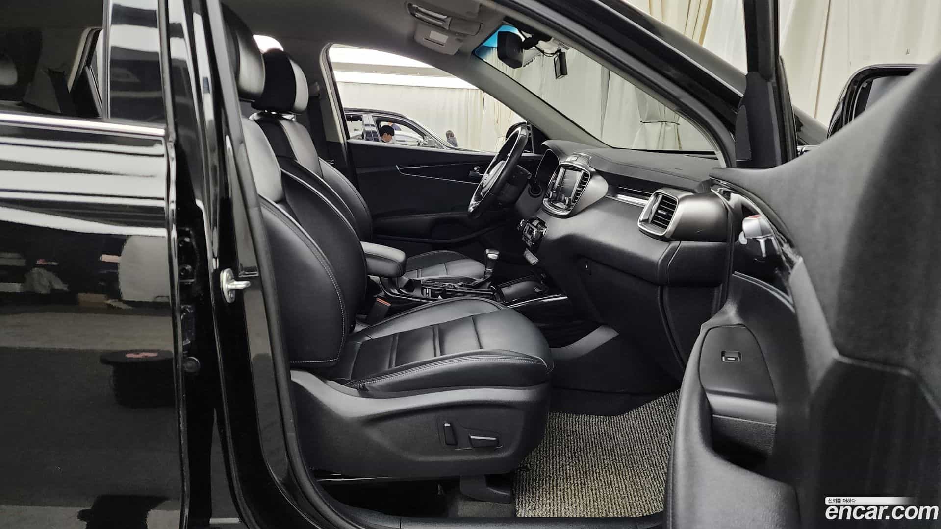 Sorento Kia 2018.6-OPTION-015