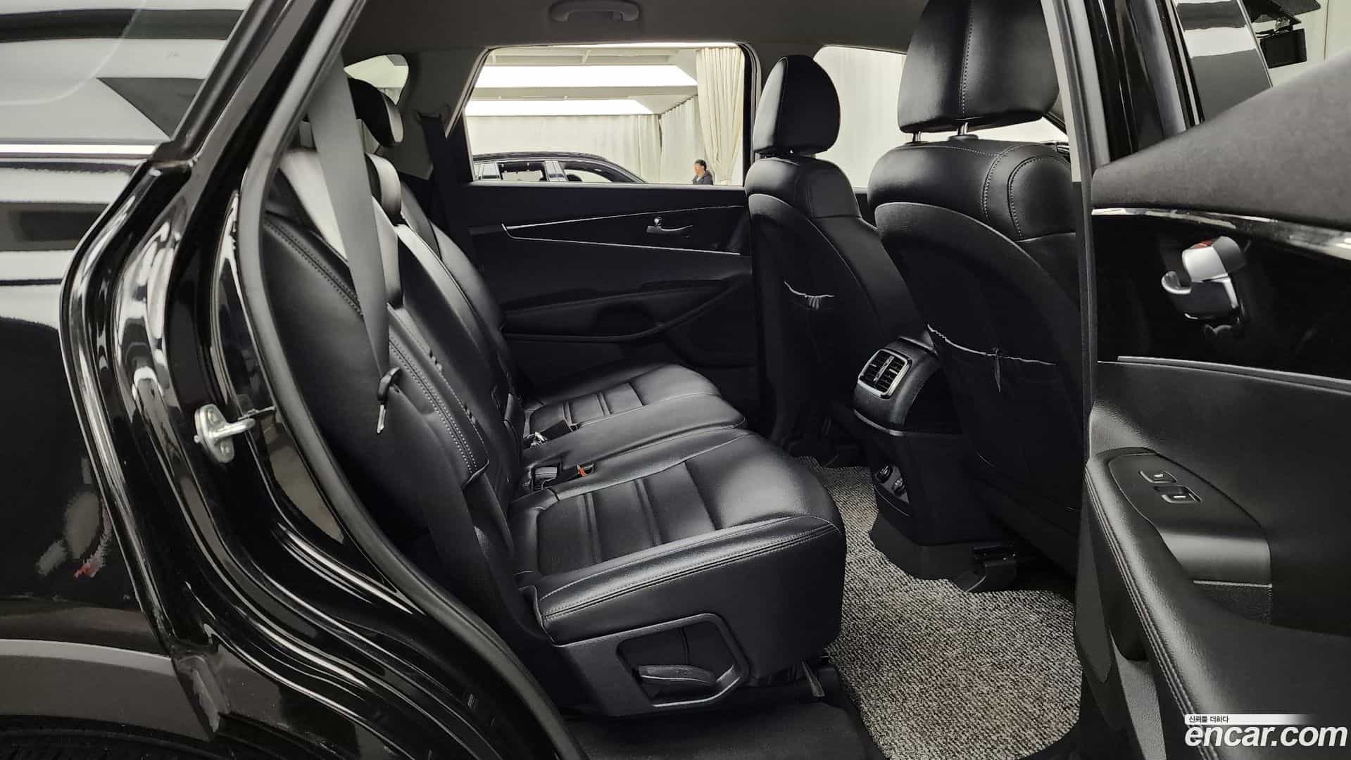 Sorento Kia 2018.6-OPTION-016