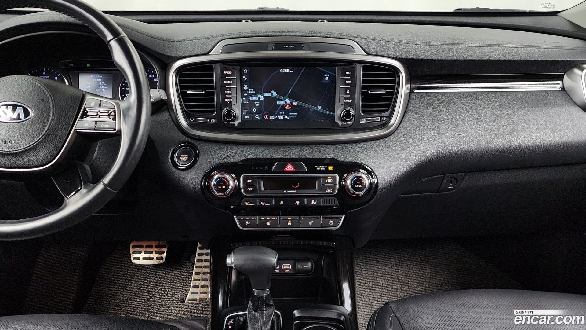 Main__Slider__Photo:Sorento Kia 2018.6-13
