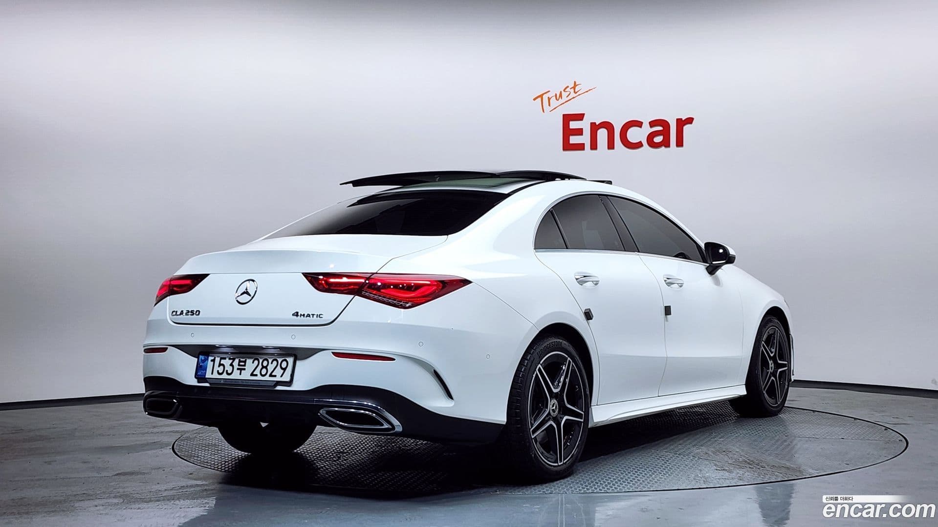 Main__Slider__Photo:CLA-Class Mercedes-Benz 2021.5-1