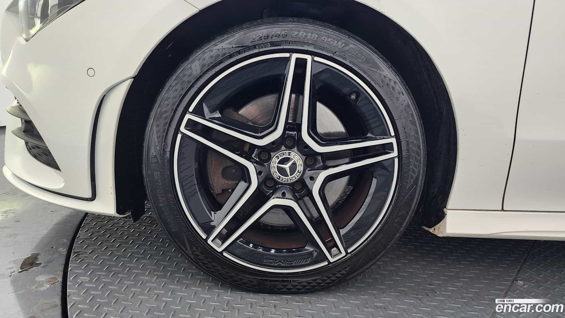 CLA-Class Mercedes-Benz 2021.5-OUTER-005