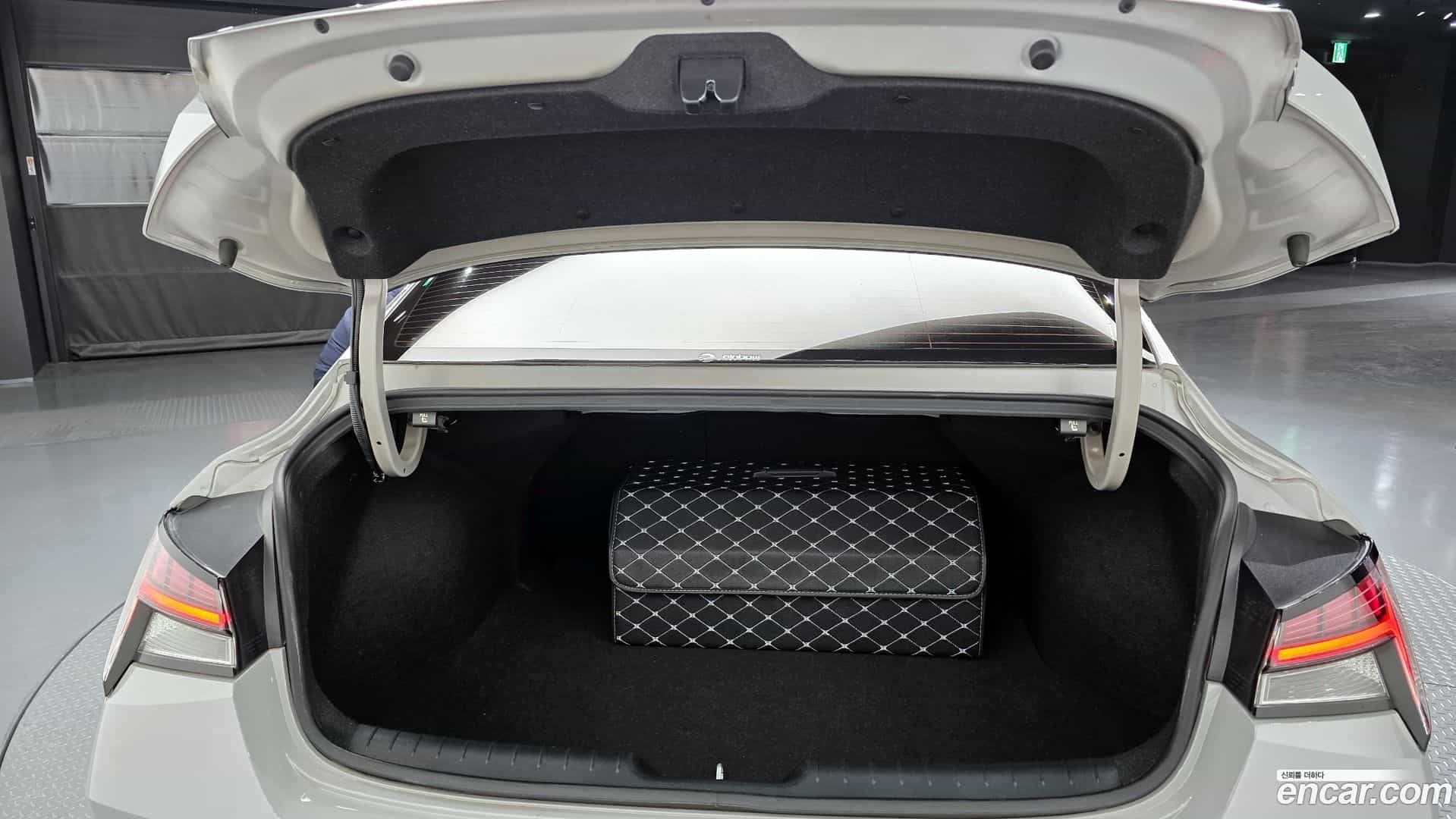 AVANTE Hyundai 2020.5-OPTION-024