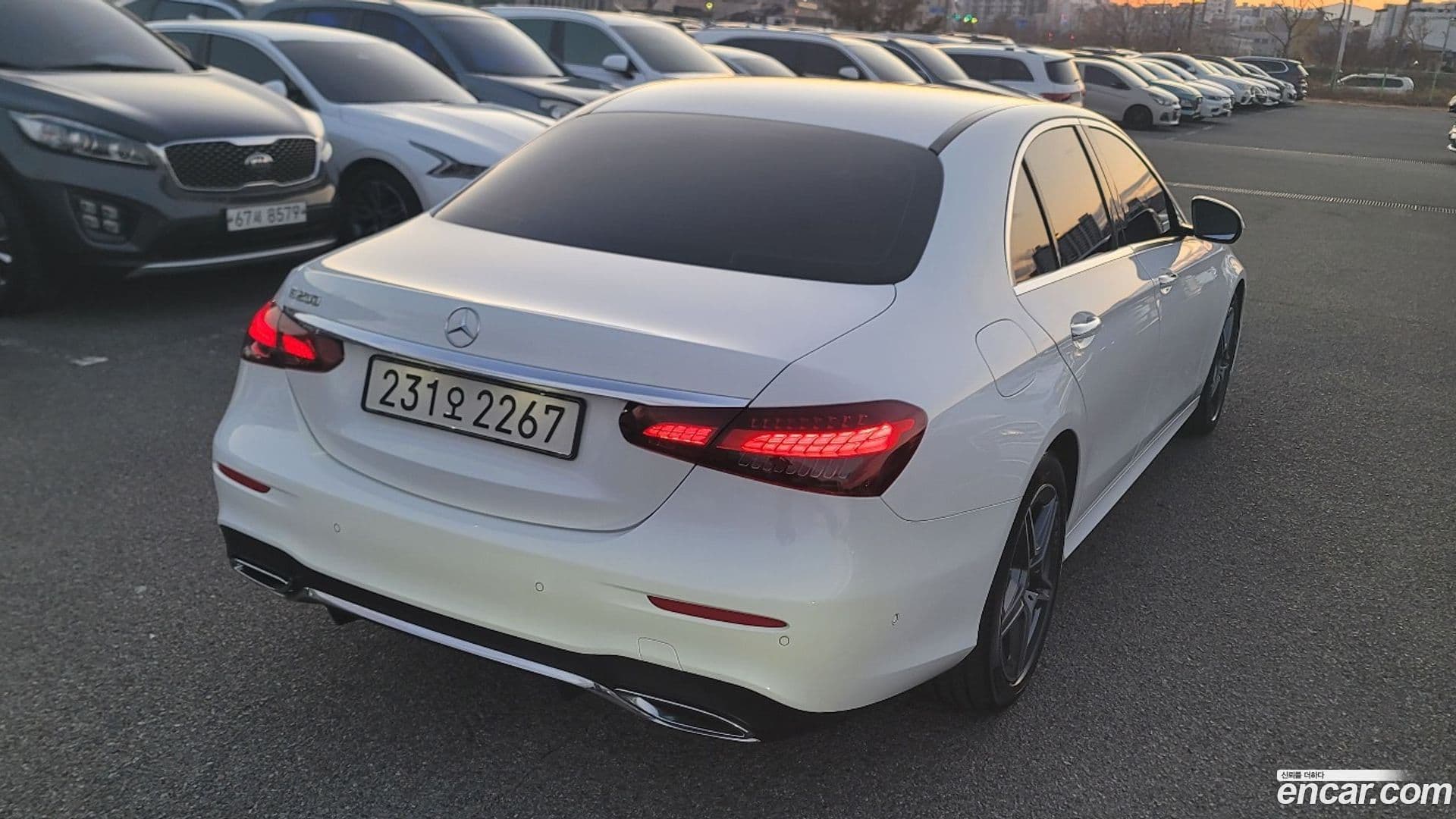 Main__Slider__Photo:E-Class Mercedes-Benz 2023.5-1