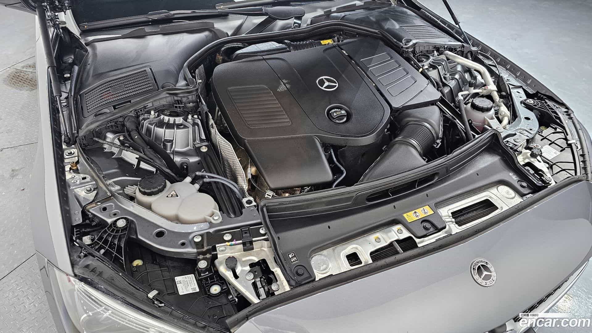 C-Class Mercedes-Benz 2023.2-INNER-006