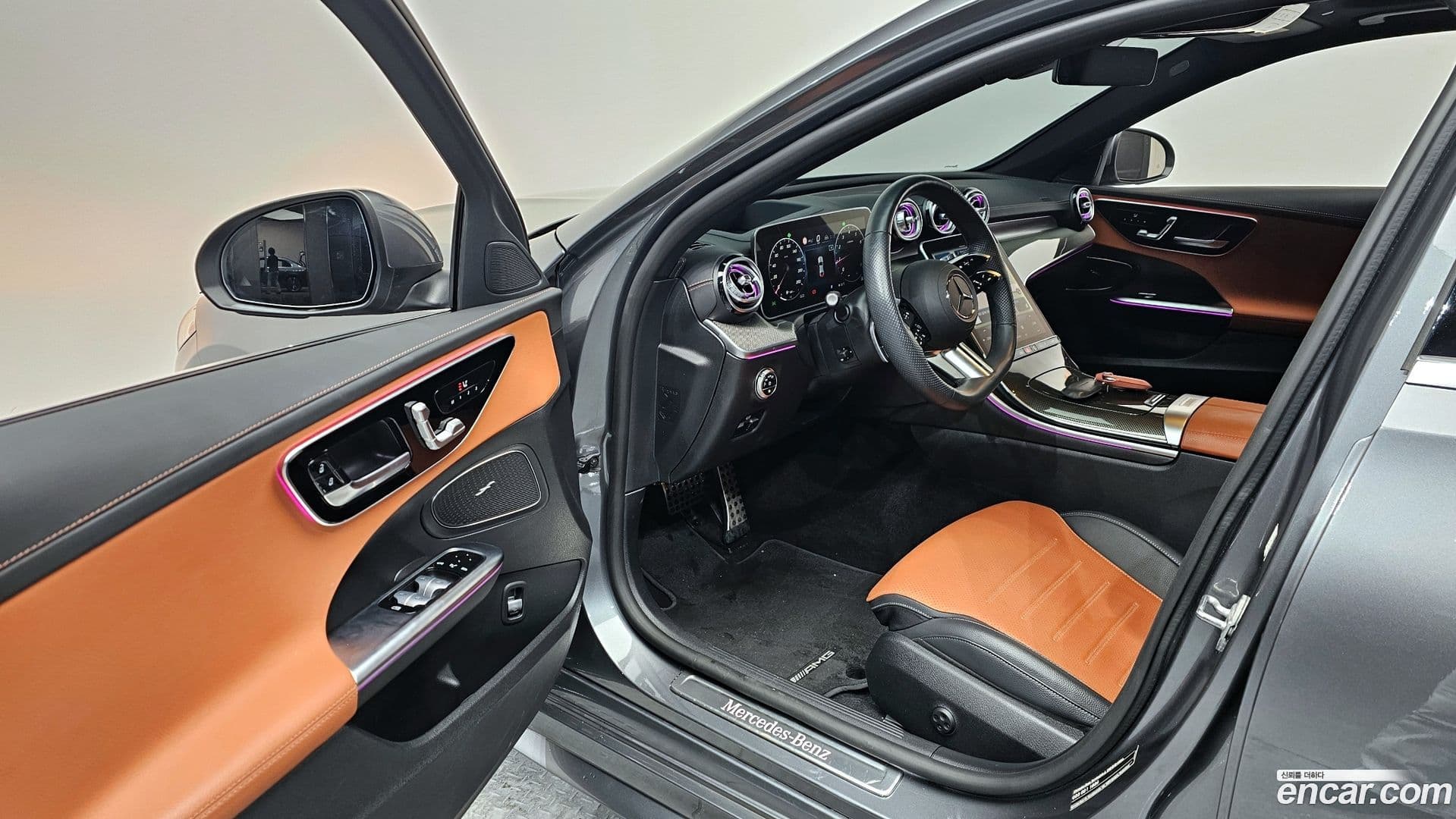 Main__Slider__Photo:C-Class Mercedes-Benz 2023.2-10