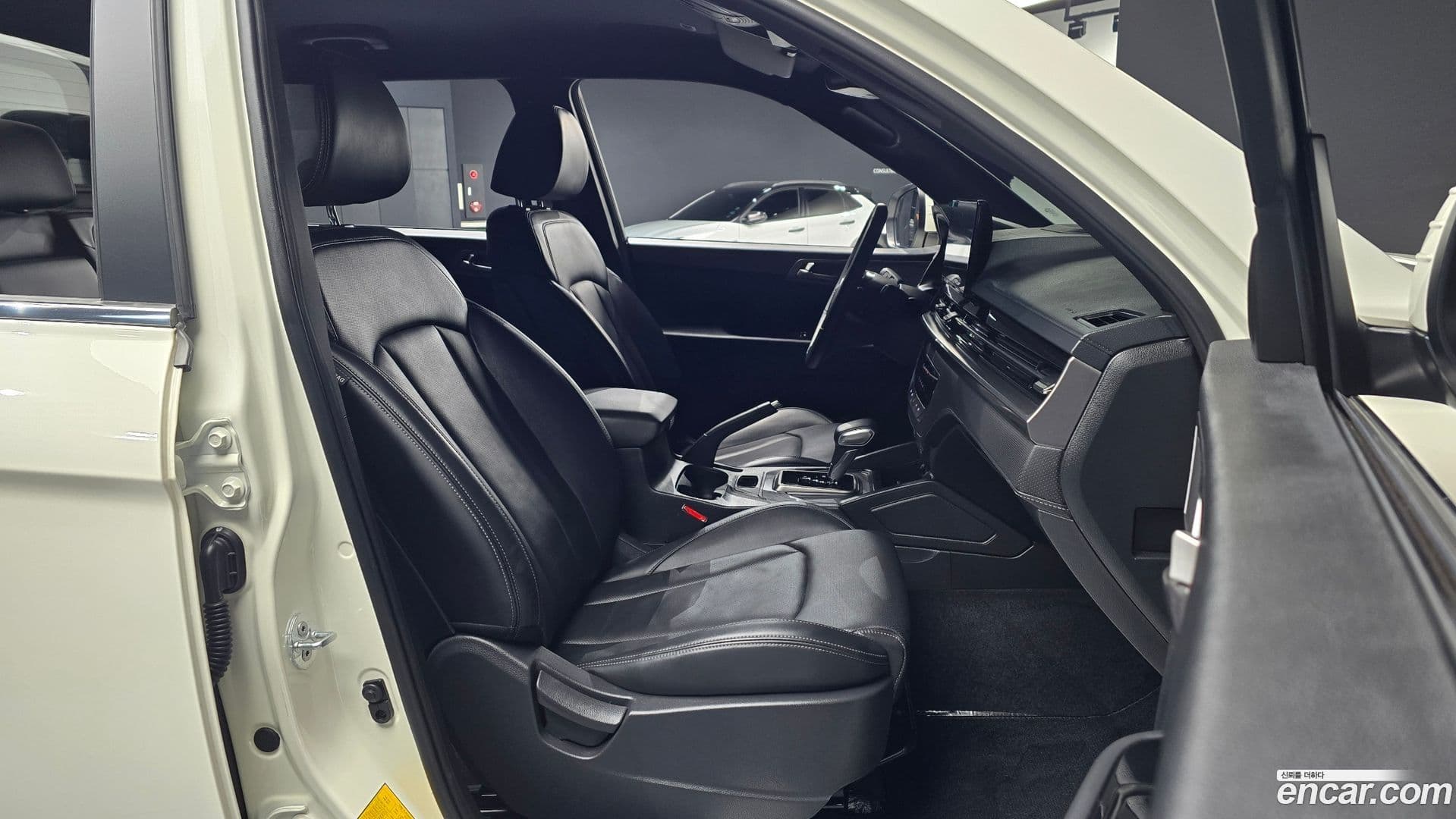 Main__Slider__Photo:Rexton KG_Mobility_Ssangyong 2024.7-9