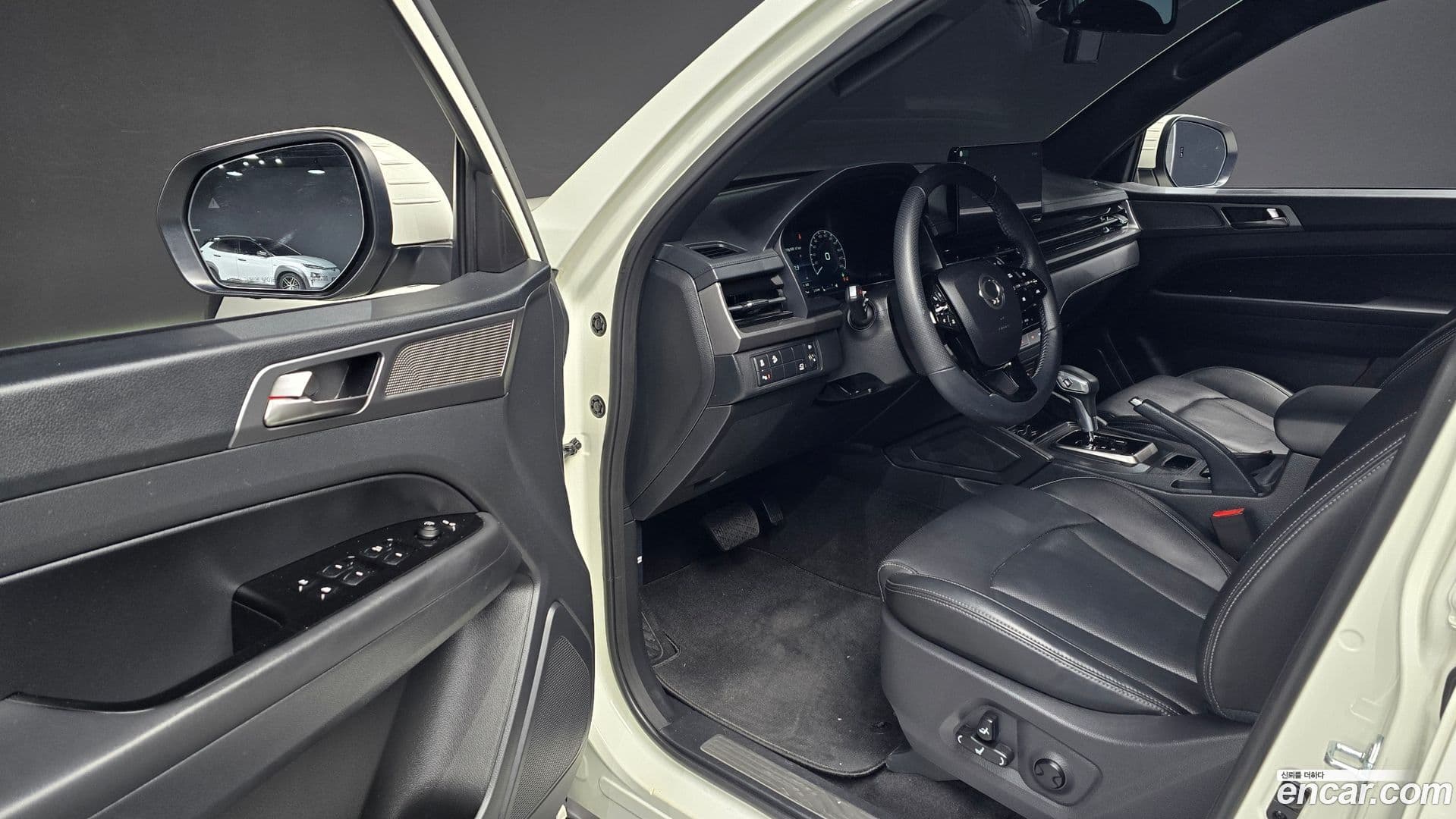 Main__Slider__Photo:Rexton KG_Mobility_Ssangyong 2024.7-10