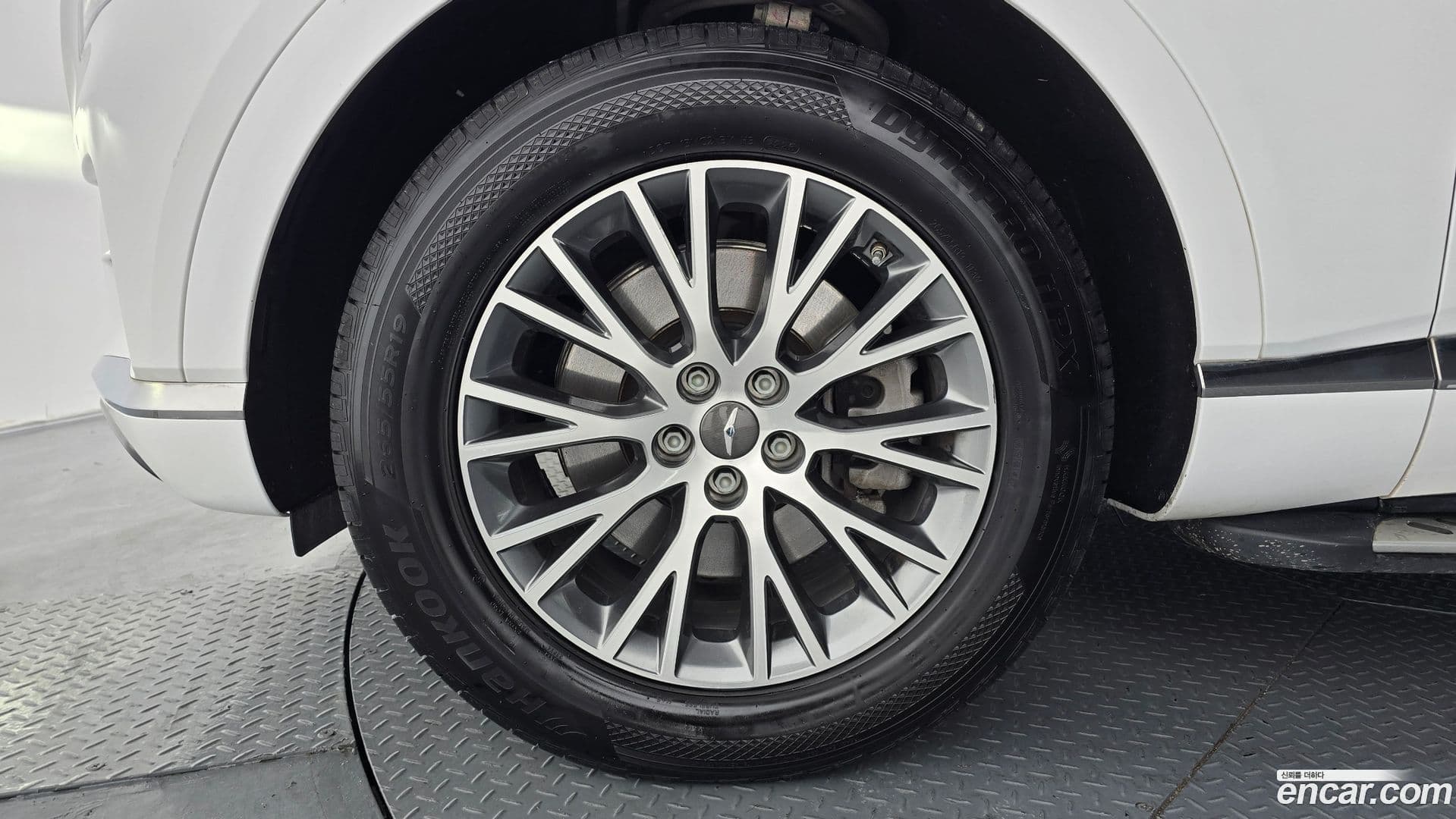 Main__Slider__Photo:GV80 Genesis 2021.5-4