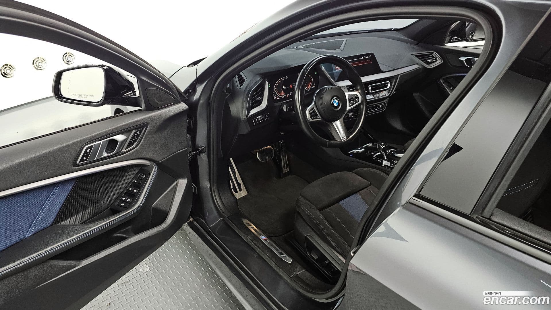 Main__Slider__Photo:1-Series BMW 2020.1-10