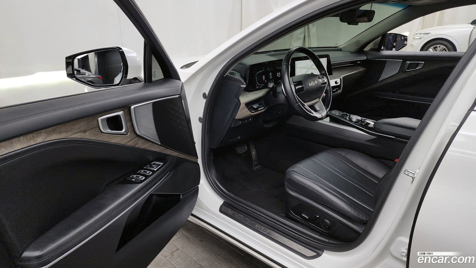 Main__Slider__Photo:K8 Kia 2021.9-9