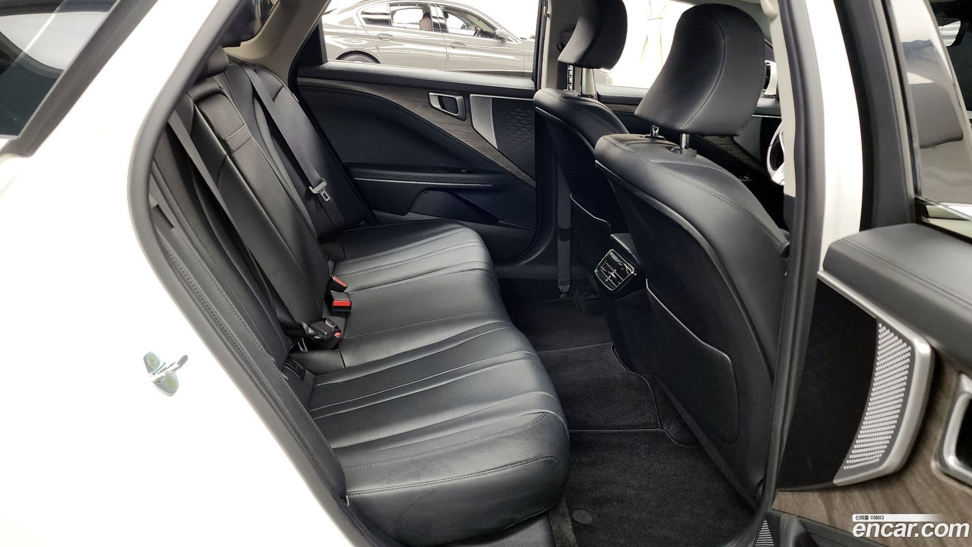 Main__Slider__Photo:K8 Kia 2021.9-11