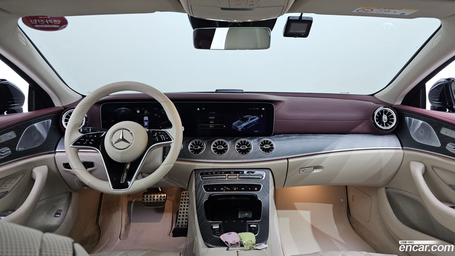 Main__Slider__Photo:CLS-Class Mercedes-Benz 2023.10-6
