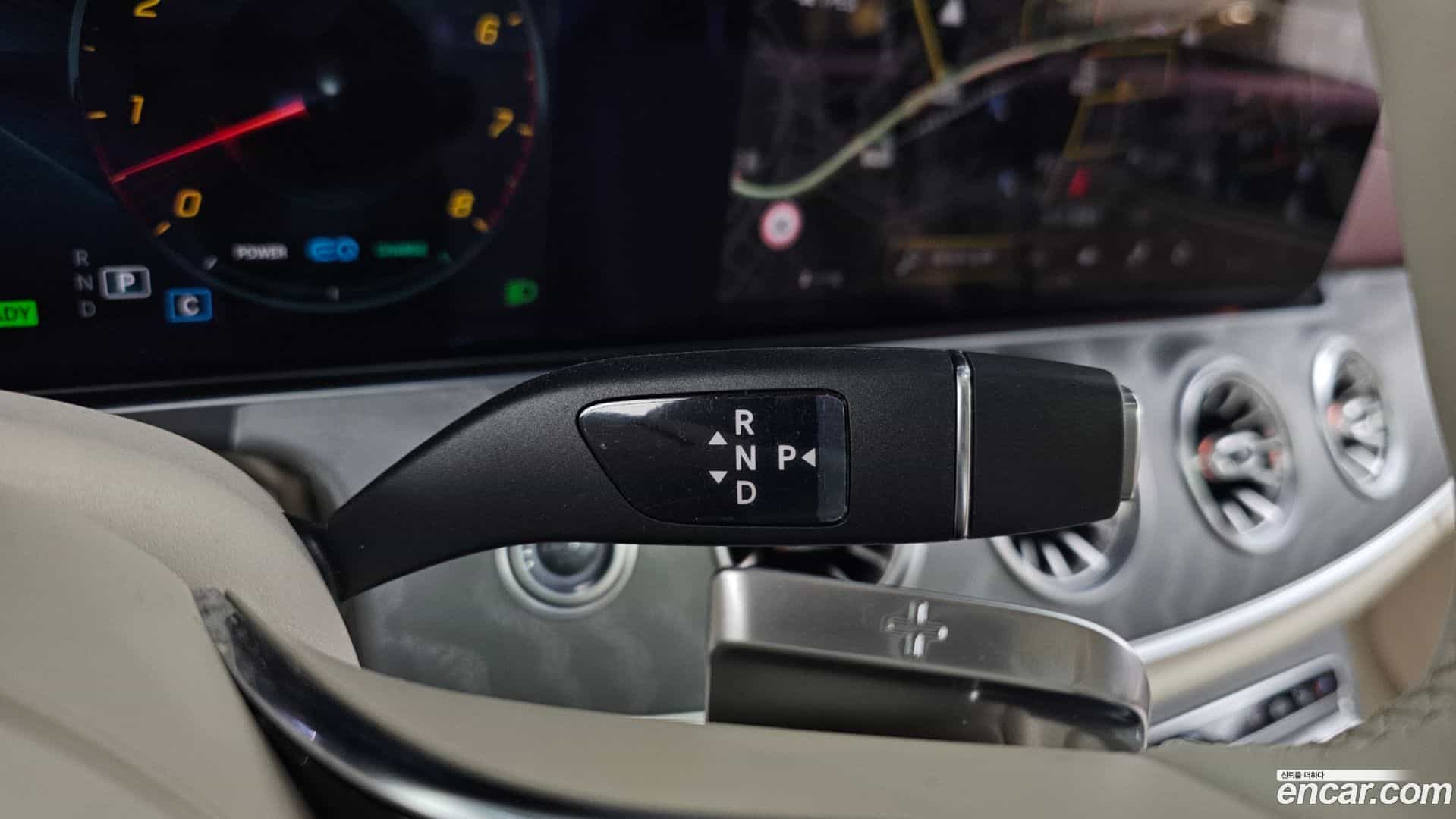 CLS-Class Mercedes-Benz 2023.10-INNER-009