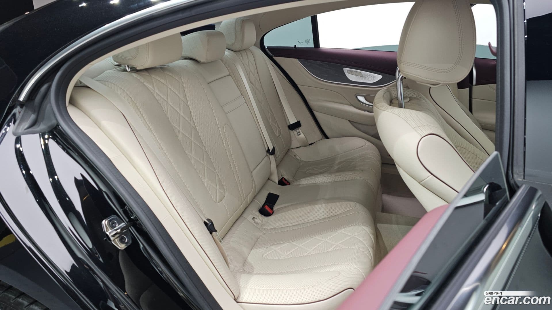 Main__Slider__Photo:CLS-Class Mercedes-Benz 2023.10-11