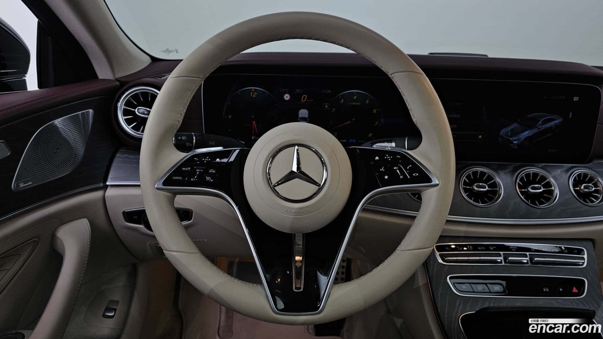Main__Slider__Photo:CLS-Class Mercedes-Benz 2023.10-13