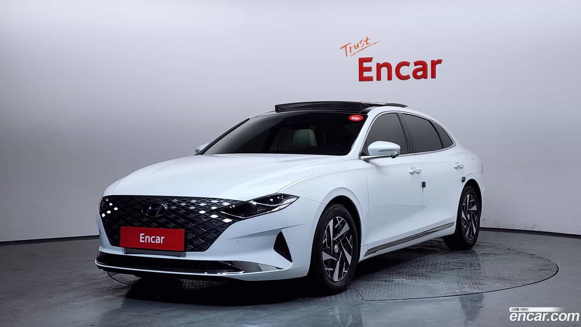 Grandeur Hyundai 2022.2-OUTER-001