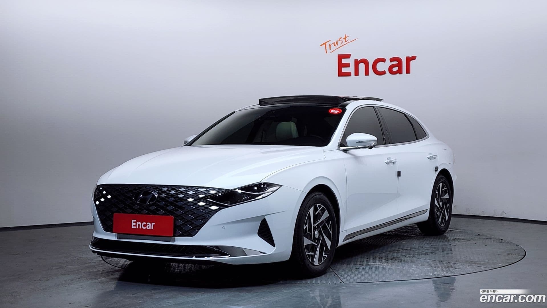 Main__Slider__Photo:Grandeur Hyundai 2022.2-0