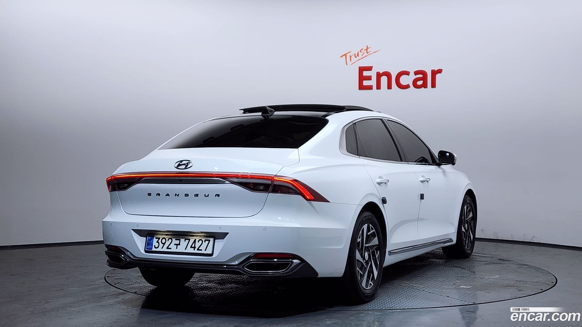 Main__Slider__Photo:Grandeur Hyundai 2022.2-1