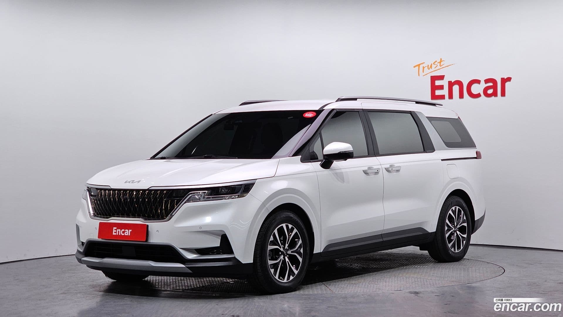Main__Slider__Photo:Canival Kia 2022.1-0