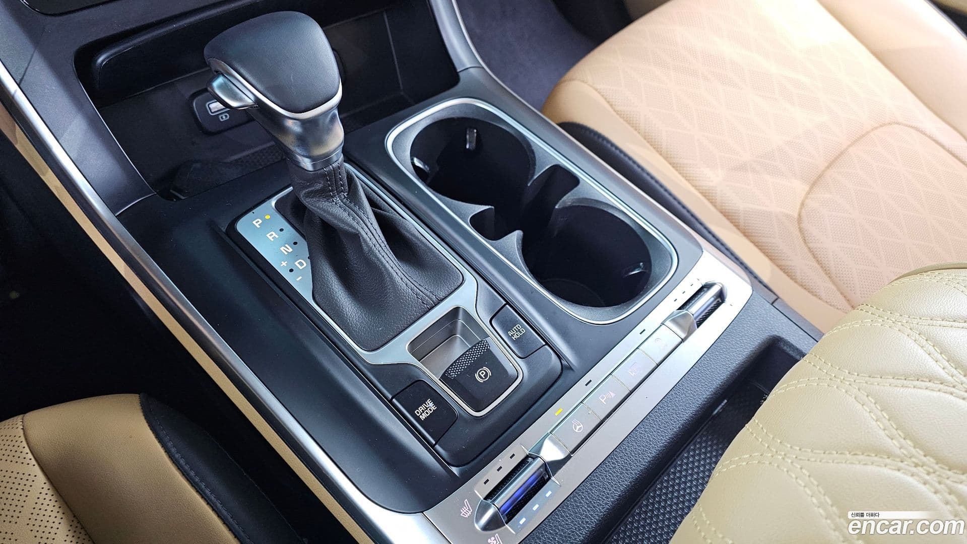 Main__Slider__Photo:Canival Kia 2022.1-8