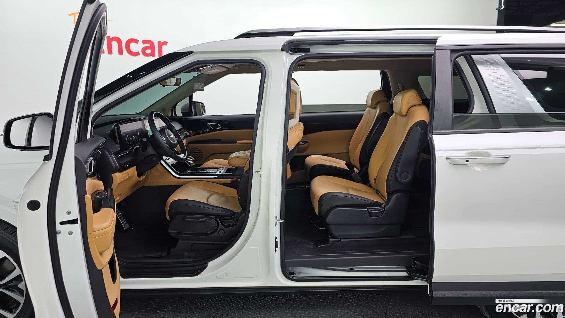 Main__Slider__Photo:Canival Kia 2022.1-9