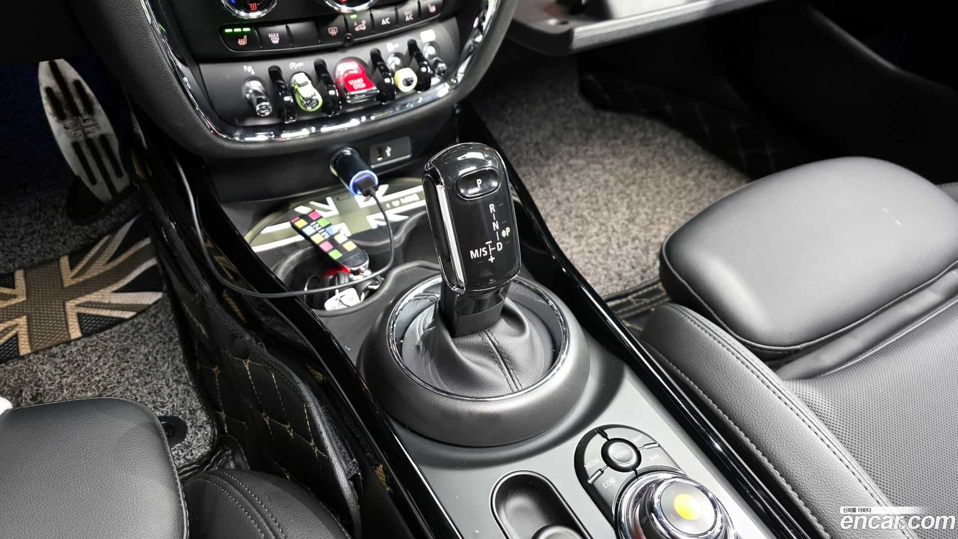 Clubman Mini 2021.0-INNER-009