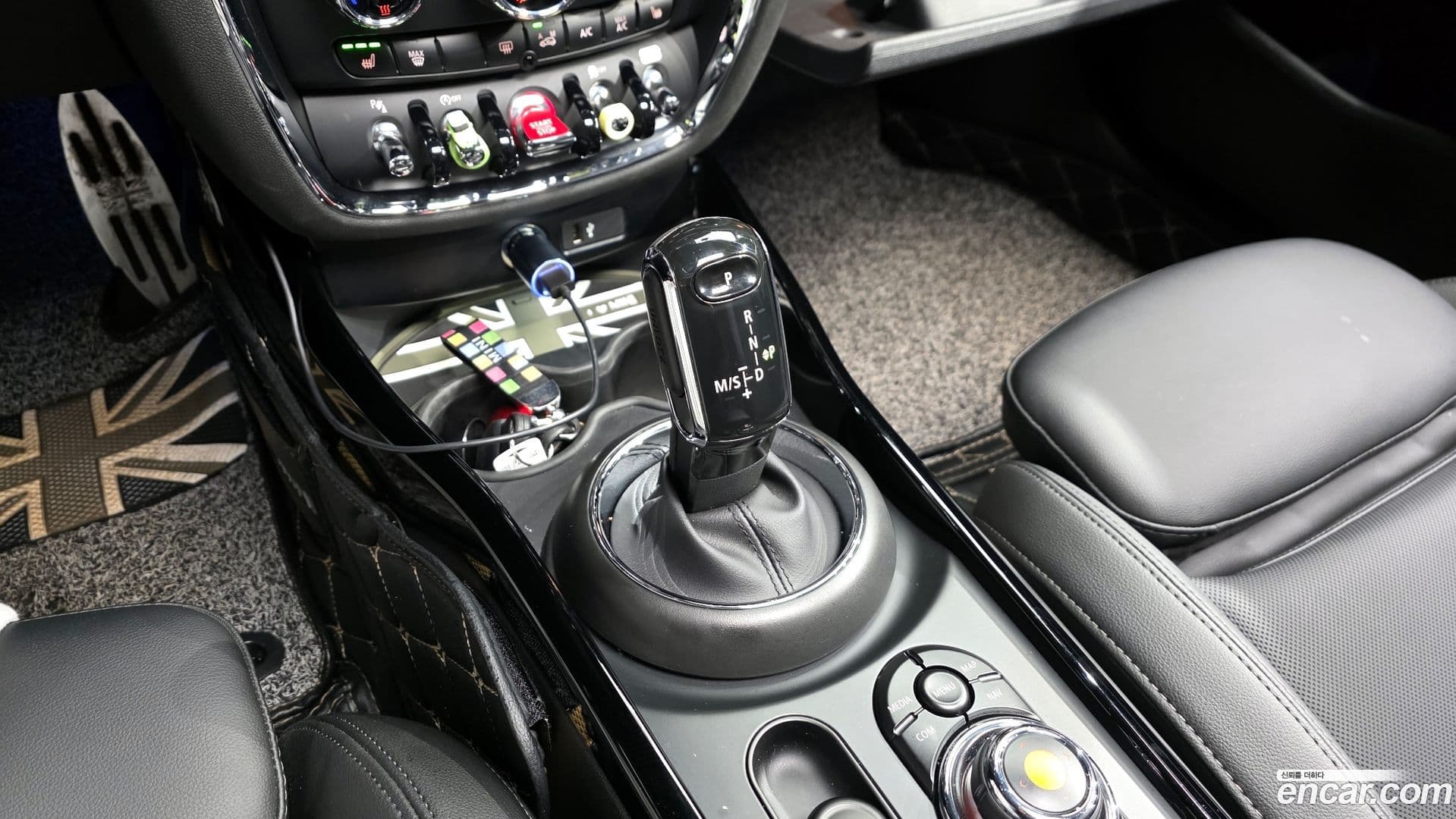 Main__Slider__Photo:Clubman Mini 2021.0-8