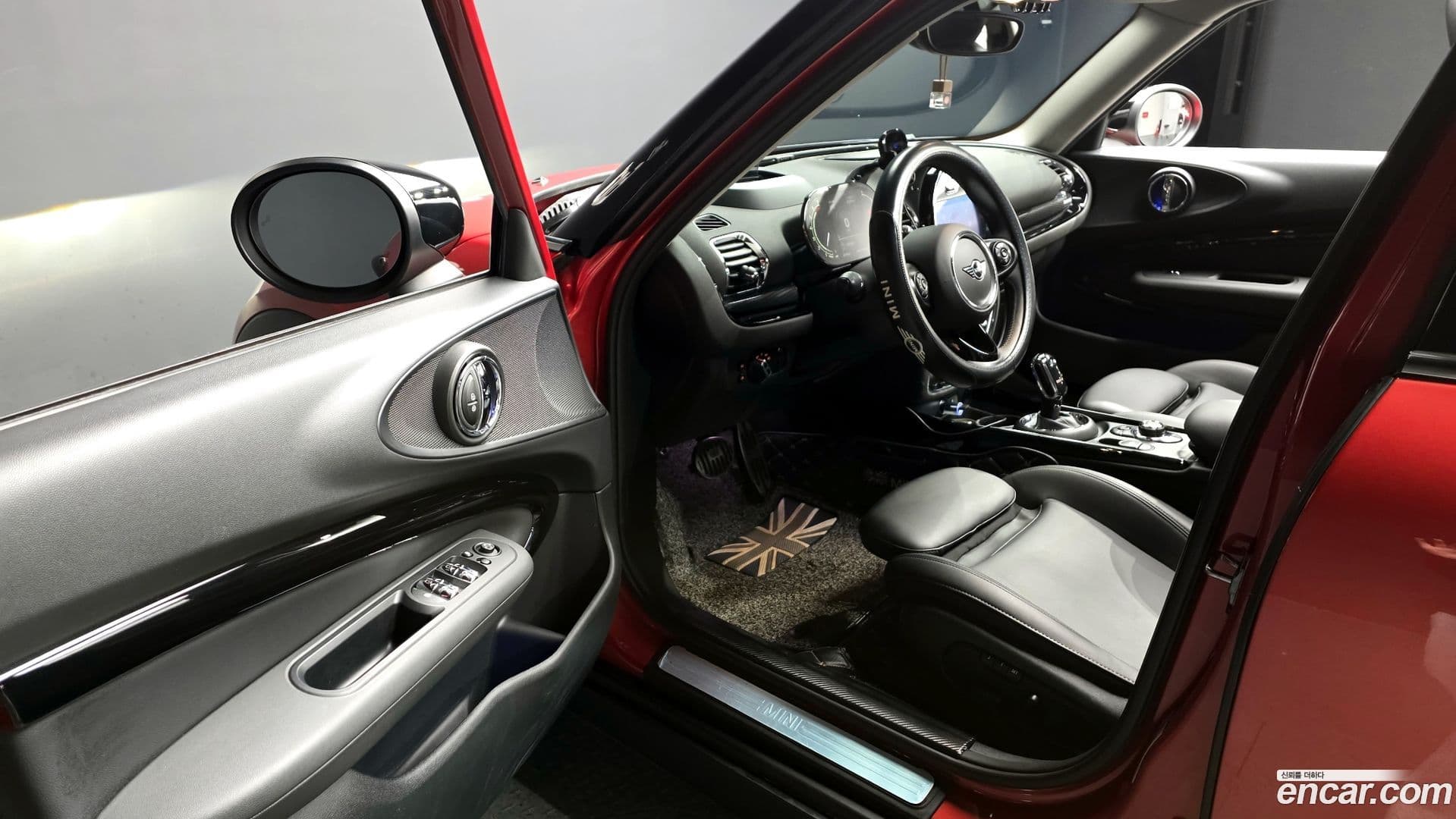 Main__Slider__Photo:Clubman Mini 2021.0-9