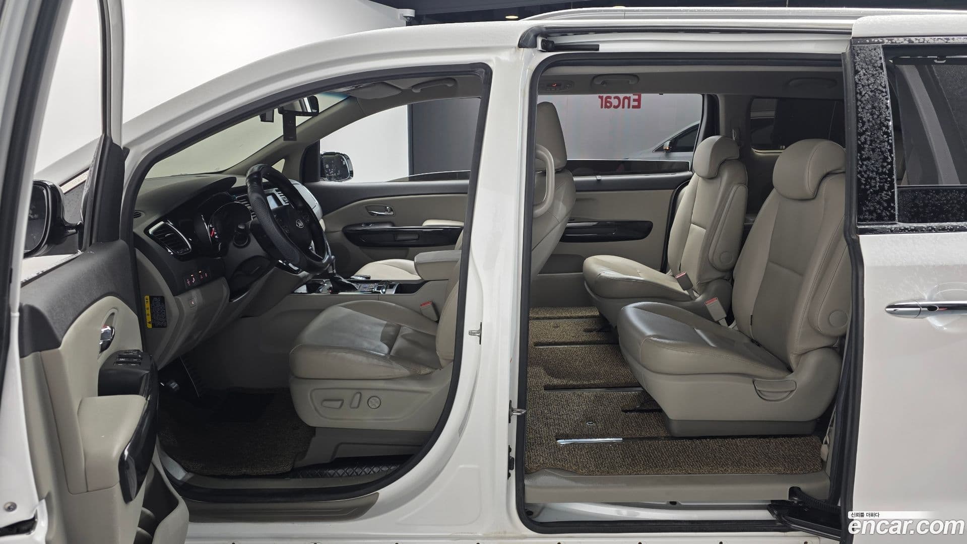 Main__Slider__Photo:Canival Kia 2018.2-16